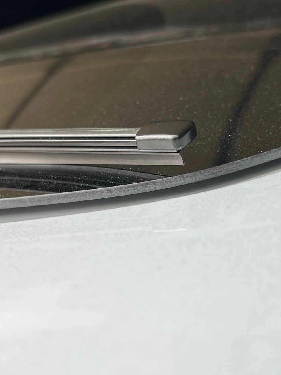 Ford Mustang Mach-E PSA: 2025 Mach-E comes with 15” rear window wiper from factory IMG_9863