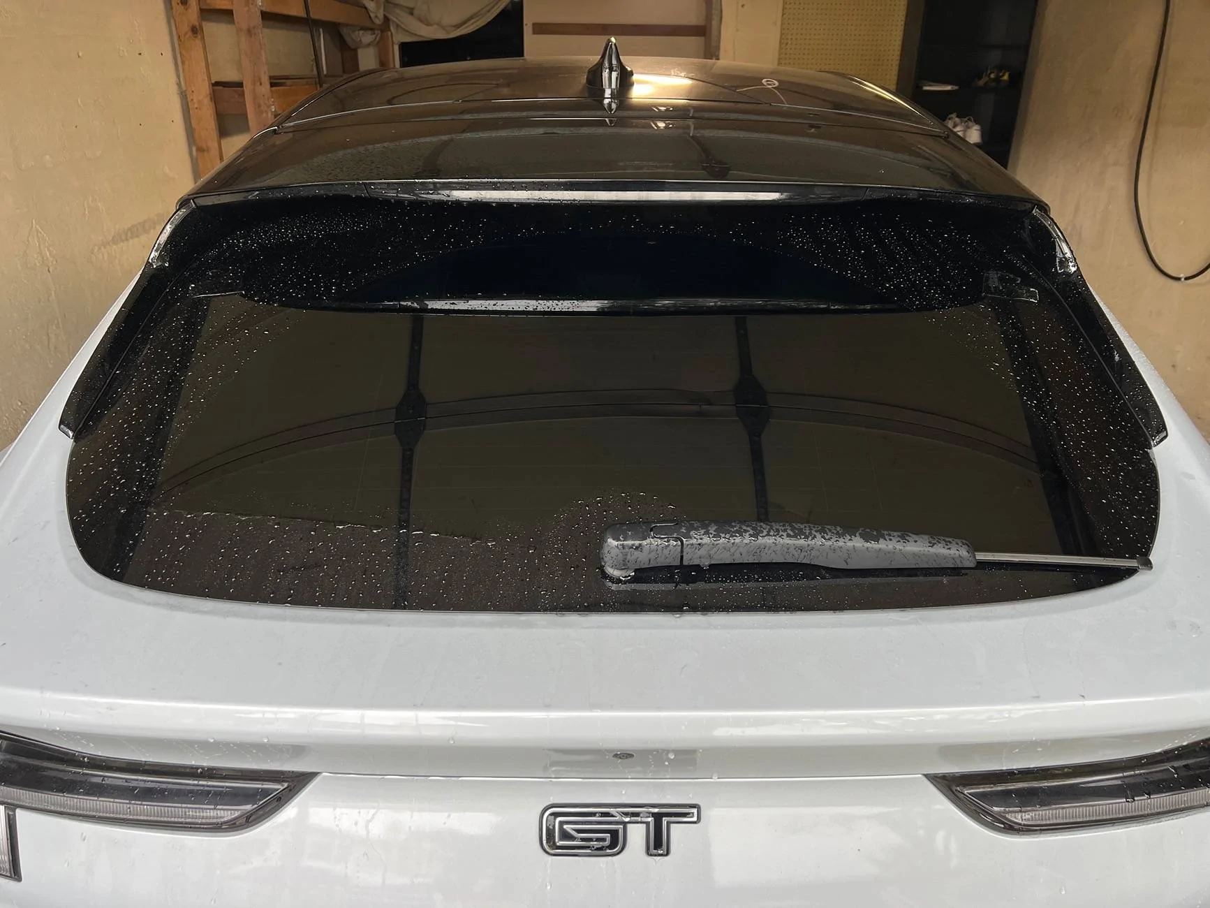 Ford Mustang Mach-E PSA: 2025 Mach-E comes with 15” rear window wiper from factory IMG_9864