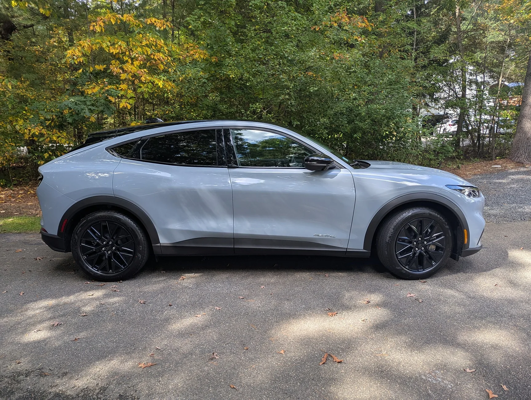 Ford Mustang Mach-E New 2025 Select - Comparison with Previous 2021 PXL_20250927_164404754