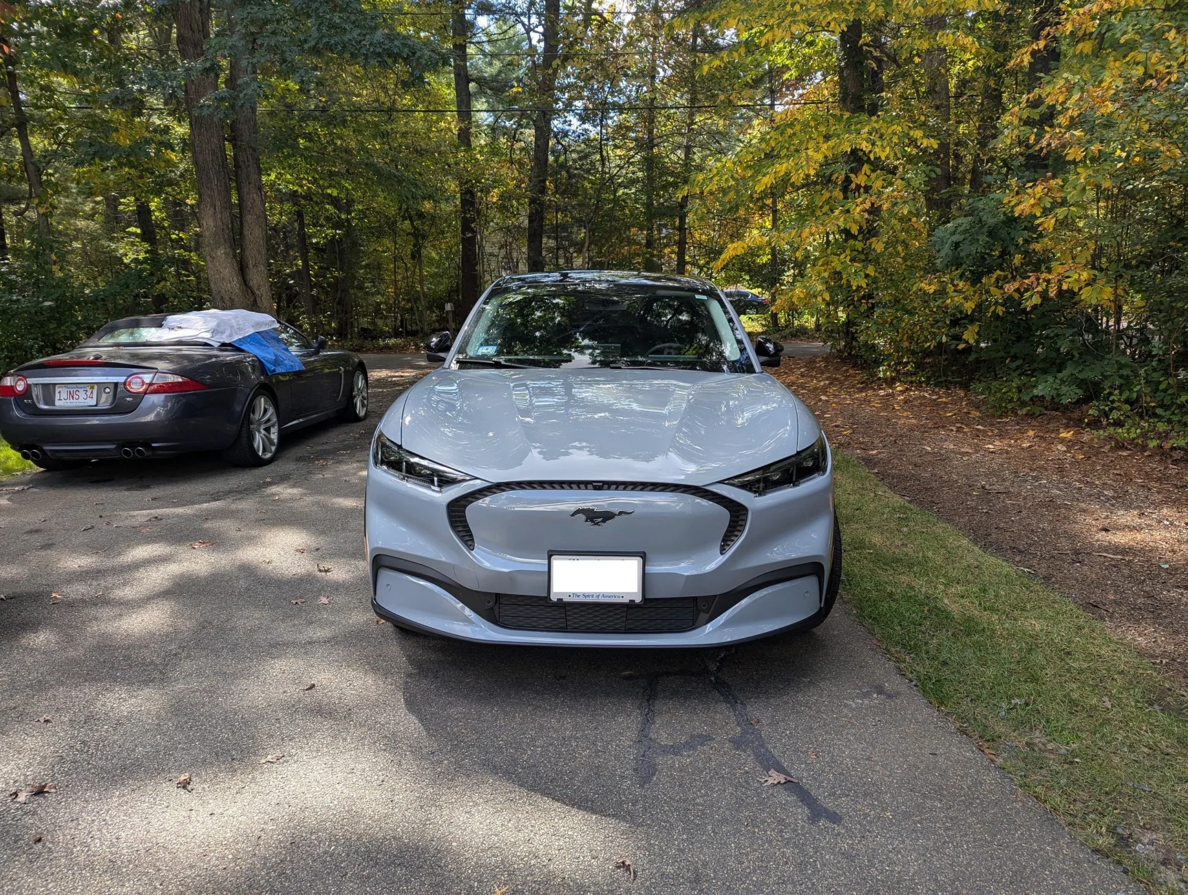 Ford Mustang Mach-E New 2025 Select - Comparison with Previous 2021 PXL_20250927_164350619