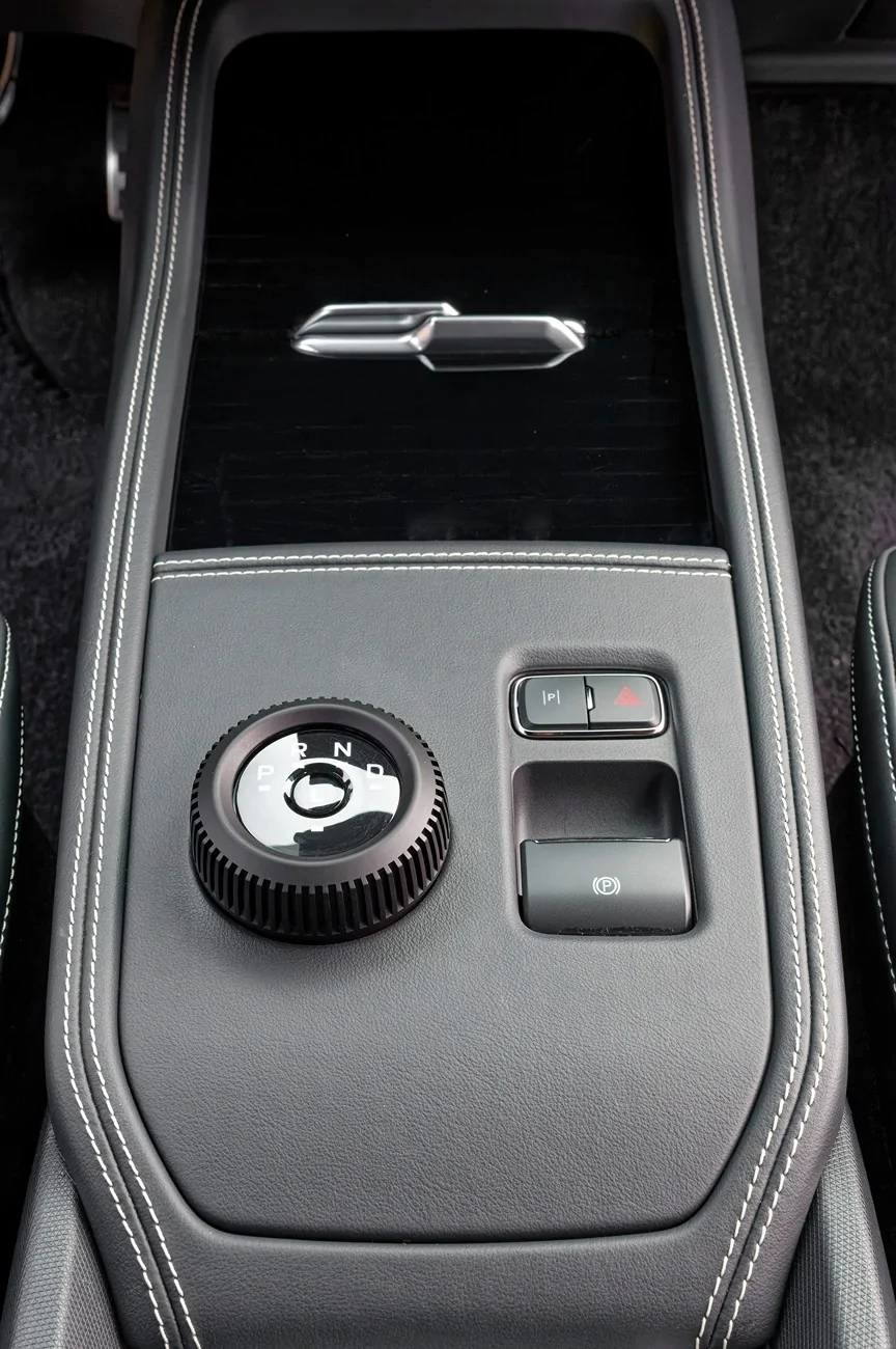Ford Mustang Mach-E Finally Got My Flow-Through Floor Console! DSC_0631F