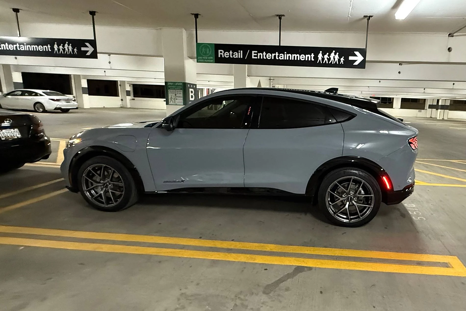 Ford Mustang Mach-E 4 ASA GT 14 GLS wheels with 245/45R20 Hankook ION EVO AS SUV Soundabsorber XL tires IMG_9562
