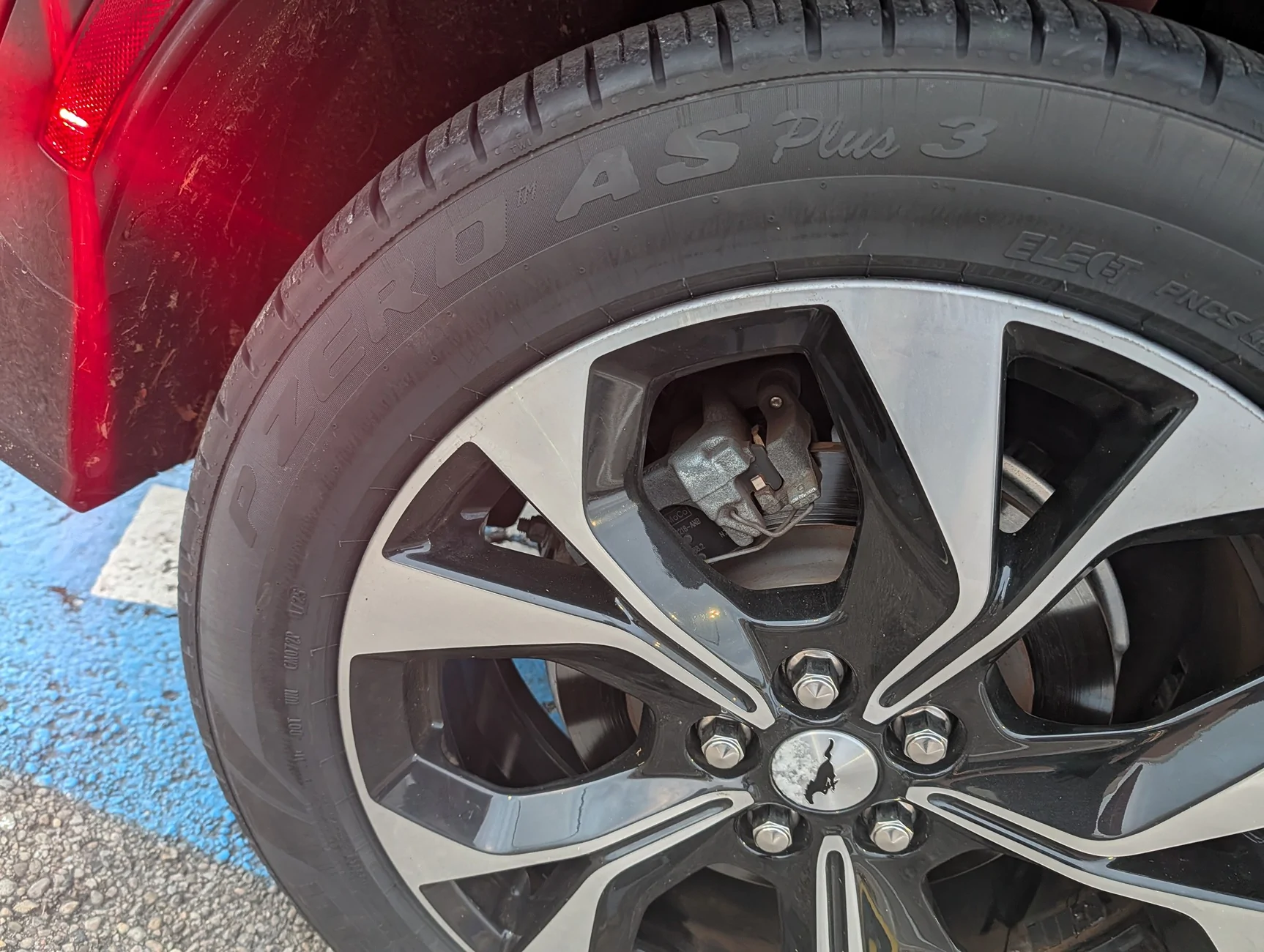 Ford Mustang Mach-E Pirelli P Zero AS Plus 3 -vs- Pirelli  P Zero All Season Plus Elect Pirelli P Zero AS Plus 3 Elect #2