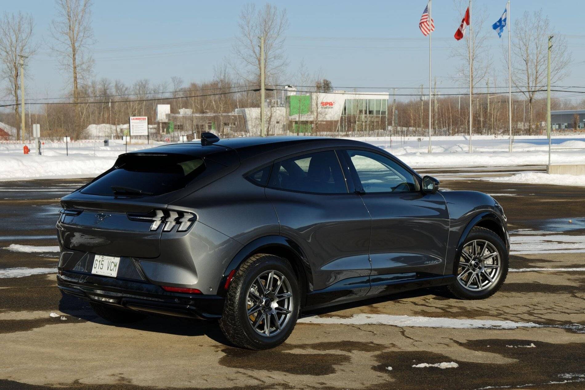 Ford Mustang Mach-E CARBONIZED GRAY Mach-E Club E9C484FE-32F3-4CFC-83B5-5063E1802A97