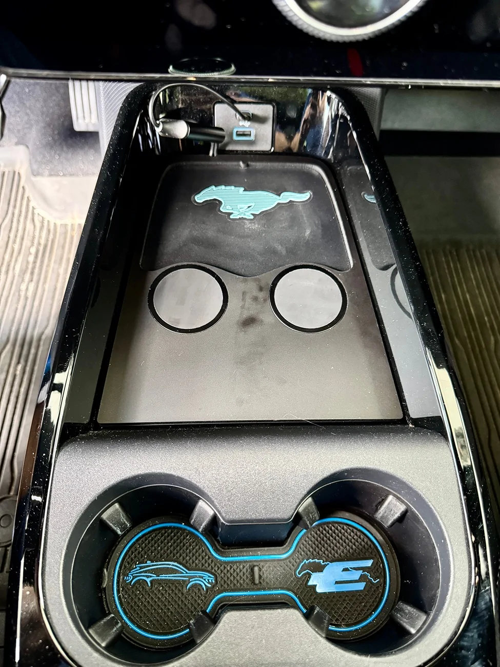 Ford Mustang Mach-E phone overheat TWRAPS_Magsaf_Phone_Charger_02