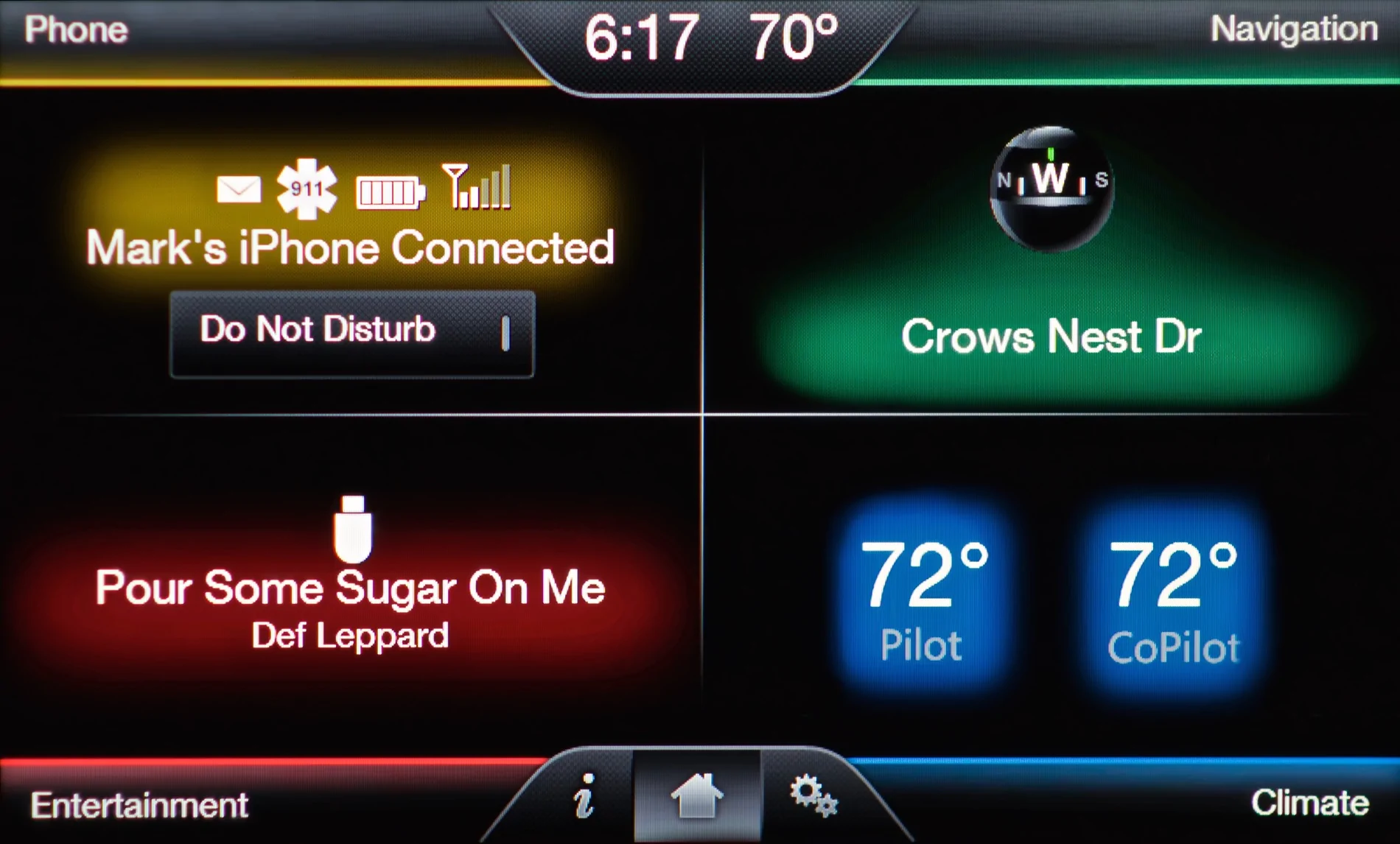 Ford Mustang Mach-E Splits Screen Sync 810_1624 (1)