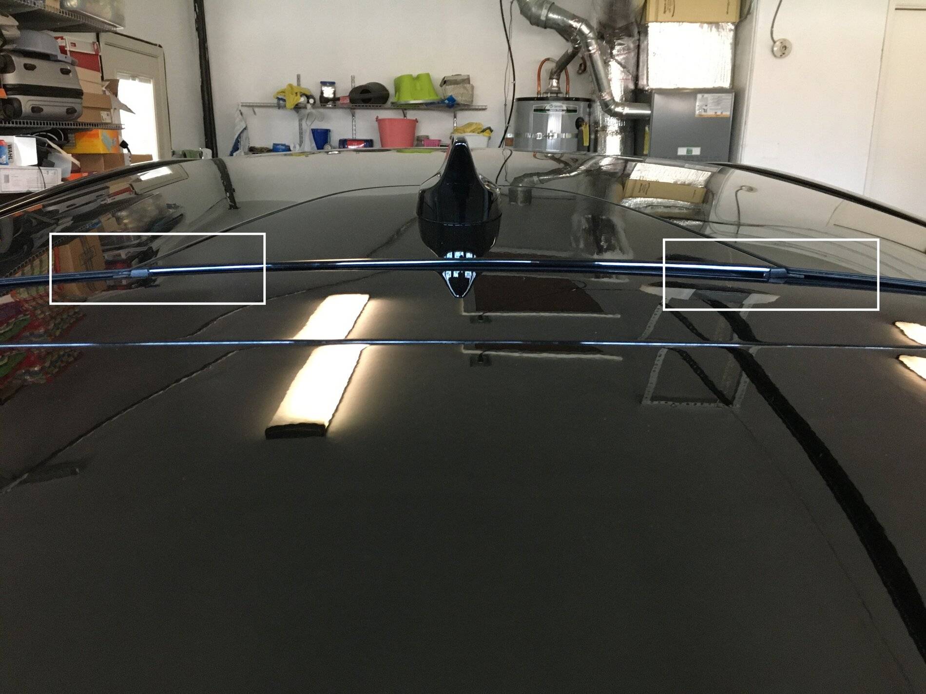 Ford Mustang Mach-E Uneven panel gap between glass roof and tailgate 1a.JPG