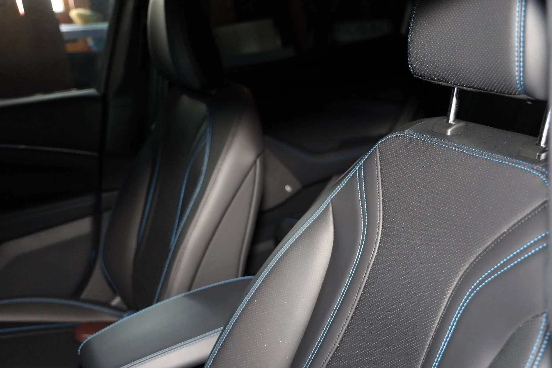 Ford Mustang Mach-E GRABBER BLUE Mach-E Photos 6Z5A0884