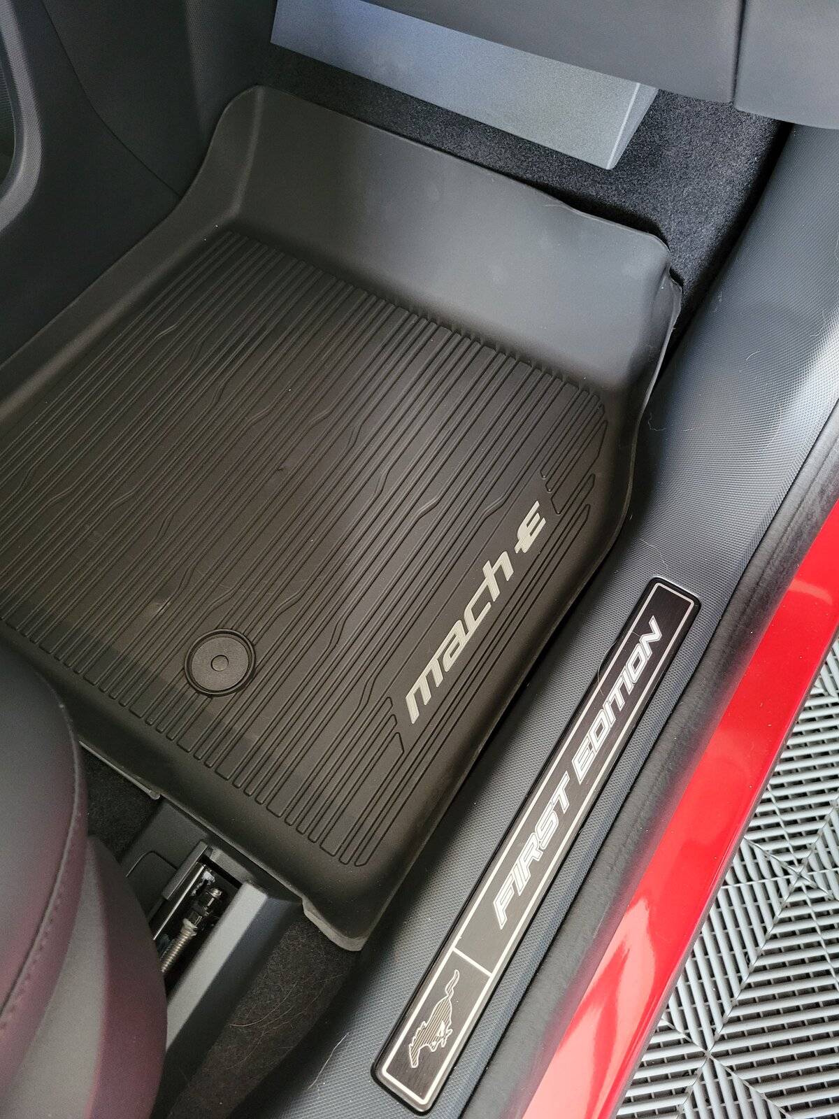 Ford Mustang Mach-E Good look at the floor mats / interior protection package 20210311_150659