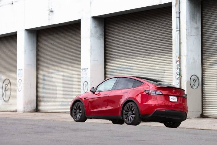 Ford Mustang Mach-E Edmunds - Mustang Mach-E vs Tesla Model 3 vs Tesla Model Y 2020_tesla_model-y_r34_fe_514201_717