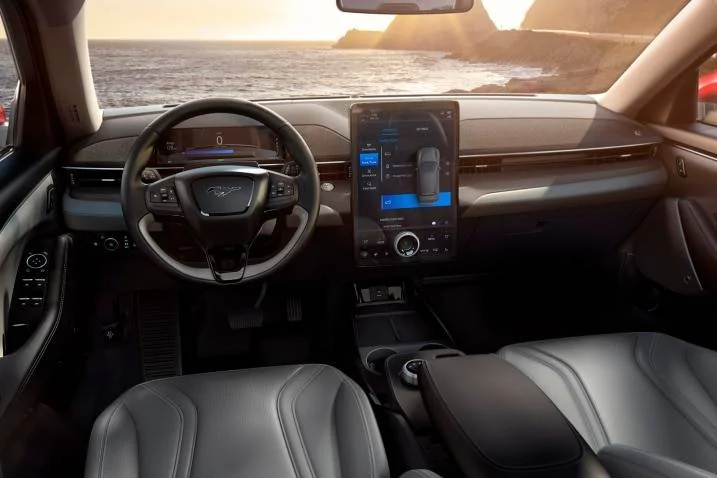 Ford Mustang Mach-E Edmunds - Mustang Mach-E vs Tesla Model 3 vs Tesla Model Y 2021_ford_mustang-mach-e_int_fe_514201_717