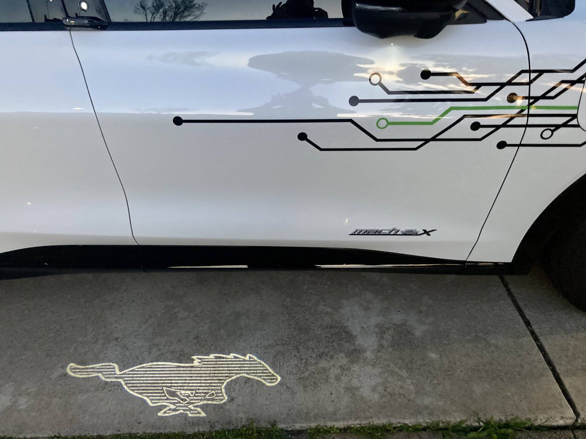 Ford Mustang Mach-E Mach-E Premium Star white w/customizations 0F76F9C9-7EFF-4F4B-AA98-4E57EAA82F8F