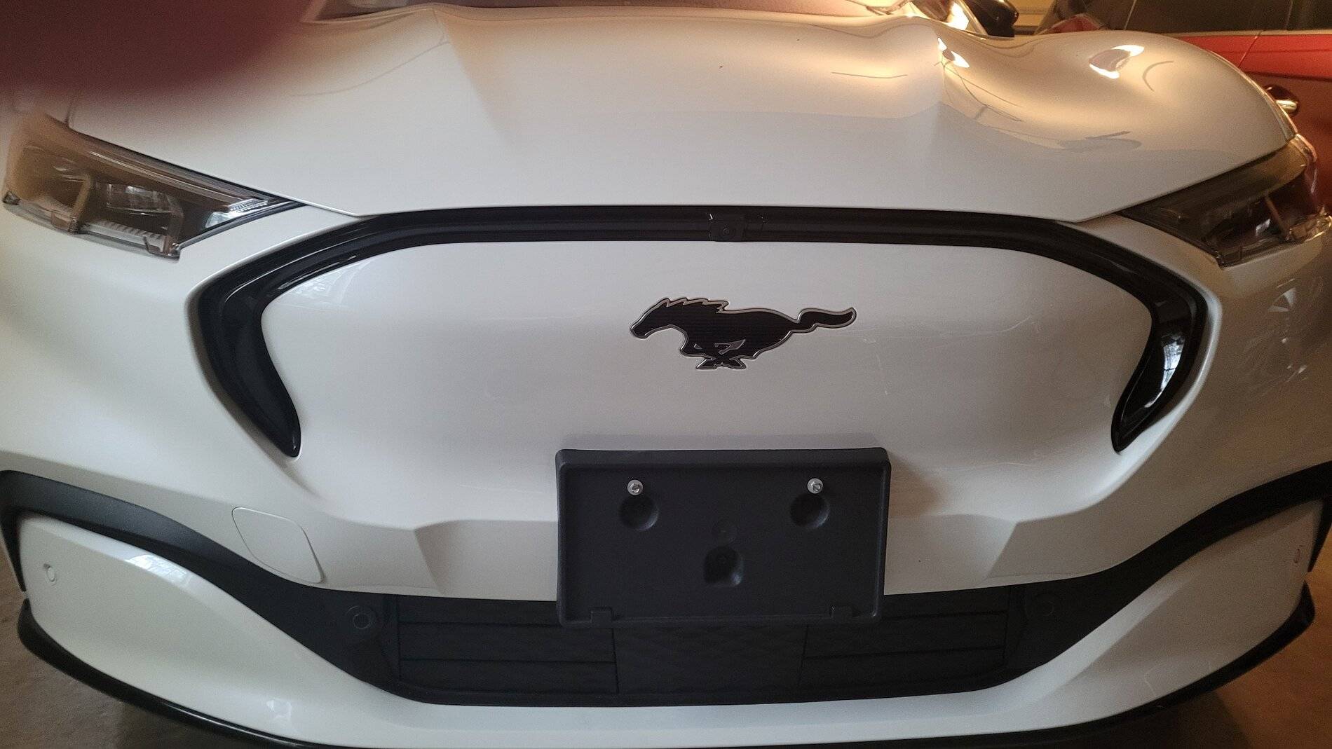 Ford Mustang Mach-E Mach-E Premium Star white w/customizations MME front license bracket