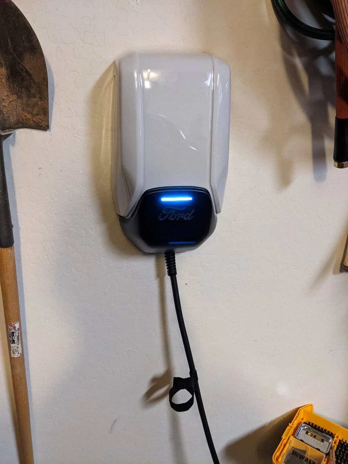 Ford Mustang Mach-E {Early Access Feature} Ford Intelligent Charging PXL_20210603_051327845