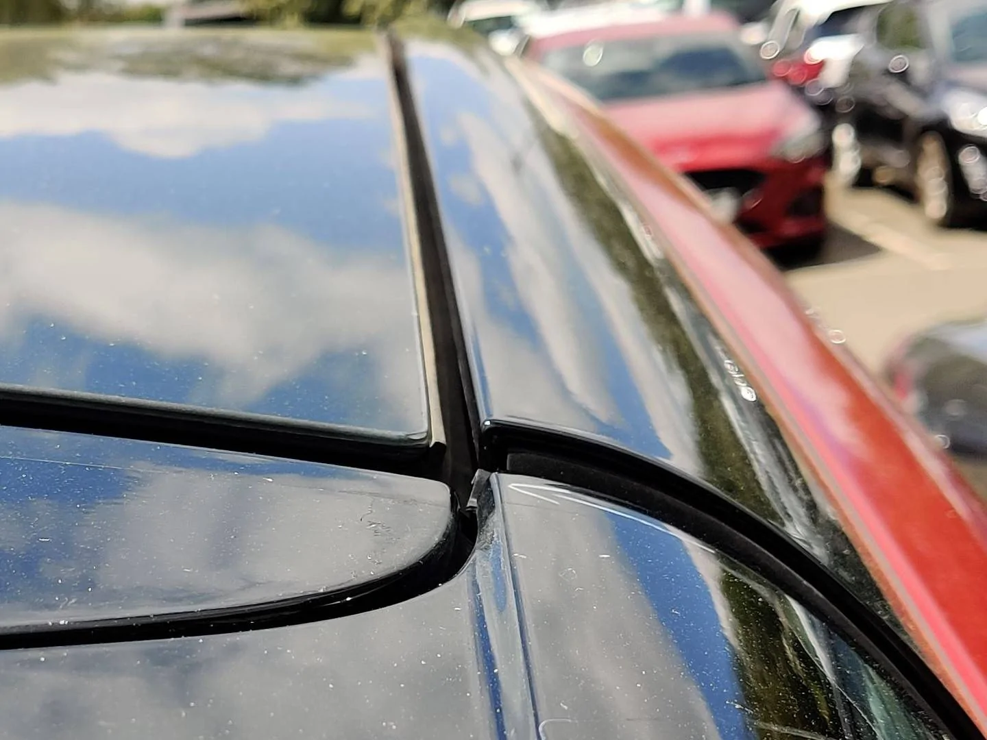 Ford Mustang Mach-E UK Customers MME Rear Right Roof v2x
