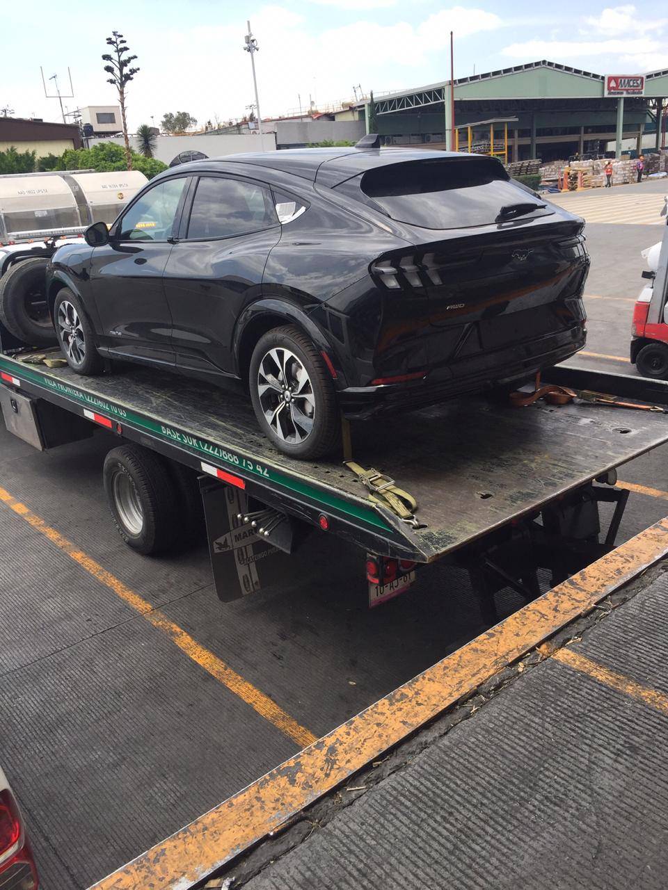 Ford Mustang Mach-E SHADOW BLACK Mach-E Photos 20200628_202644