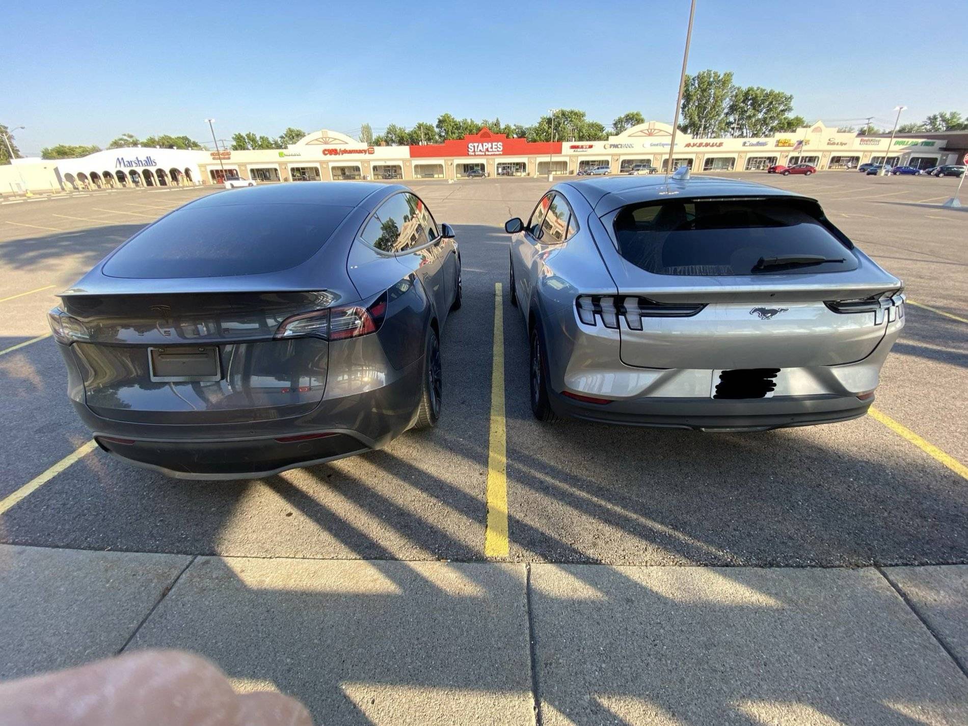 Ford Mustang Mach-E Mach-E vs Model Y Side by Side Comparison From Dearborn GSTuSj8