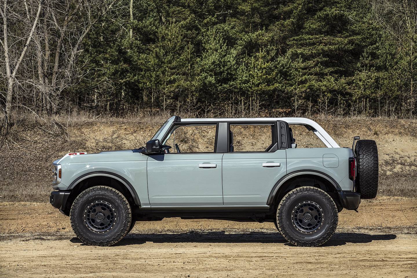 Ford Mustang Mach-E Model Y and Ford Mustang Mach E have the same rear issue? 2021-Ford-Bronco-Four-Door-18812