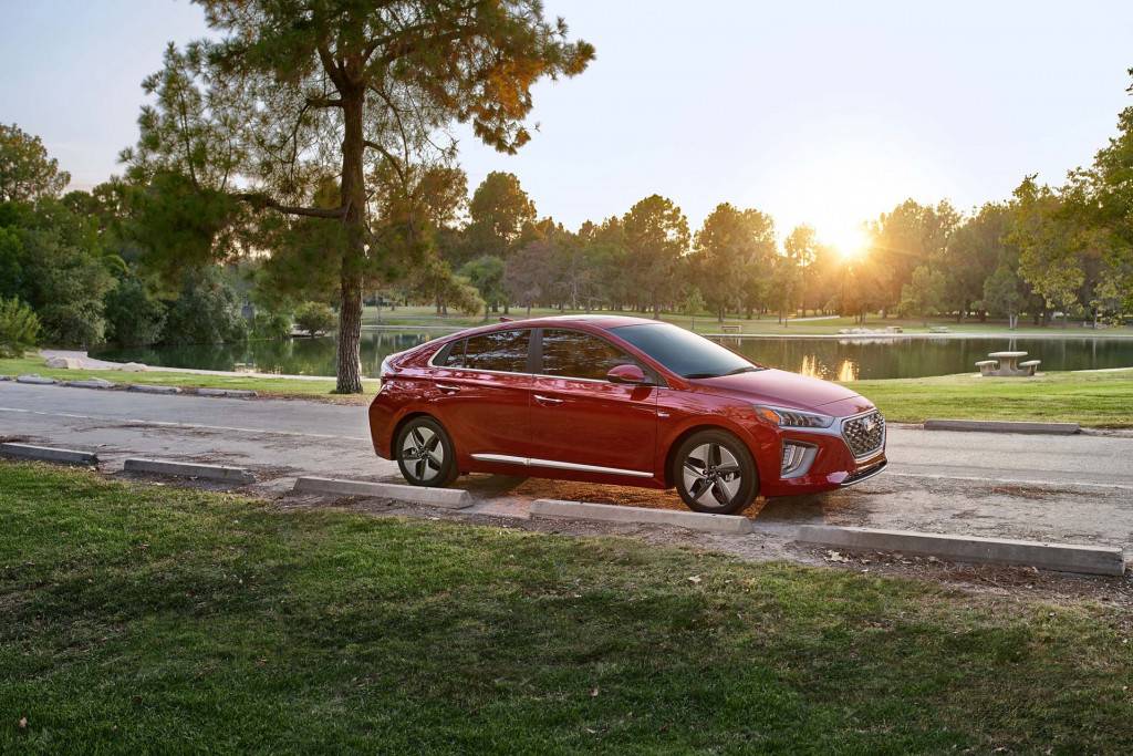 Ford Mustang Mach-E Hyundai reboots Ioniq as an EV brand, starting with Ioniq 5 crossover in fall 2021 2020-hyundai-ioniq_100724713_l