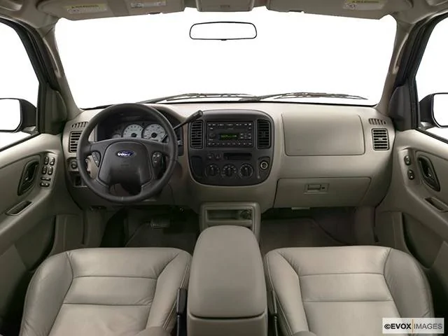 Ford Mustang Mach-E Interior glamour shots ford-escape-2001-059-0193-640