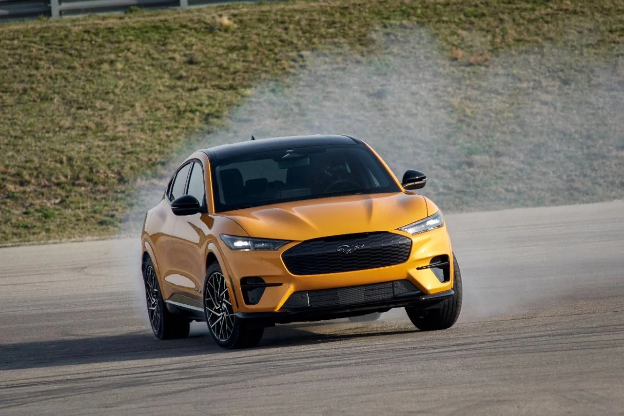 2021_Mustang_Mach-E_GT_Performance_Edition_02.jpg
