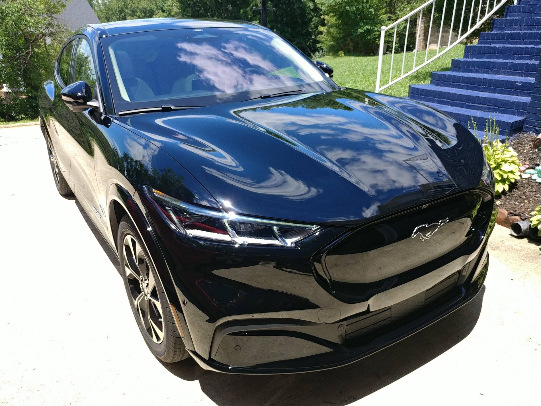 Ford Mustang Mach-E SHADOW BLACK Mach-E Photos 20210622_131828