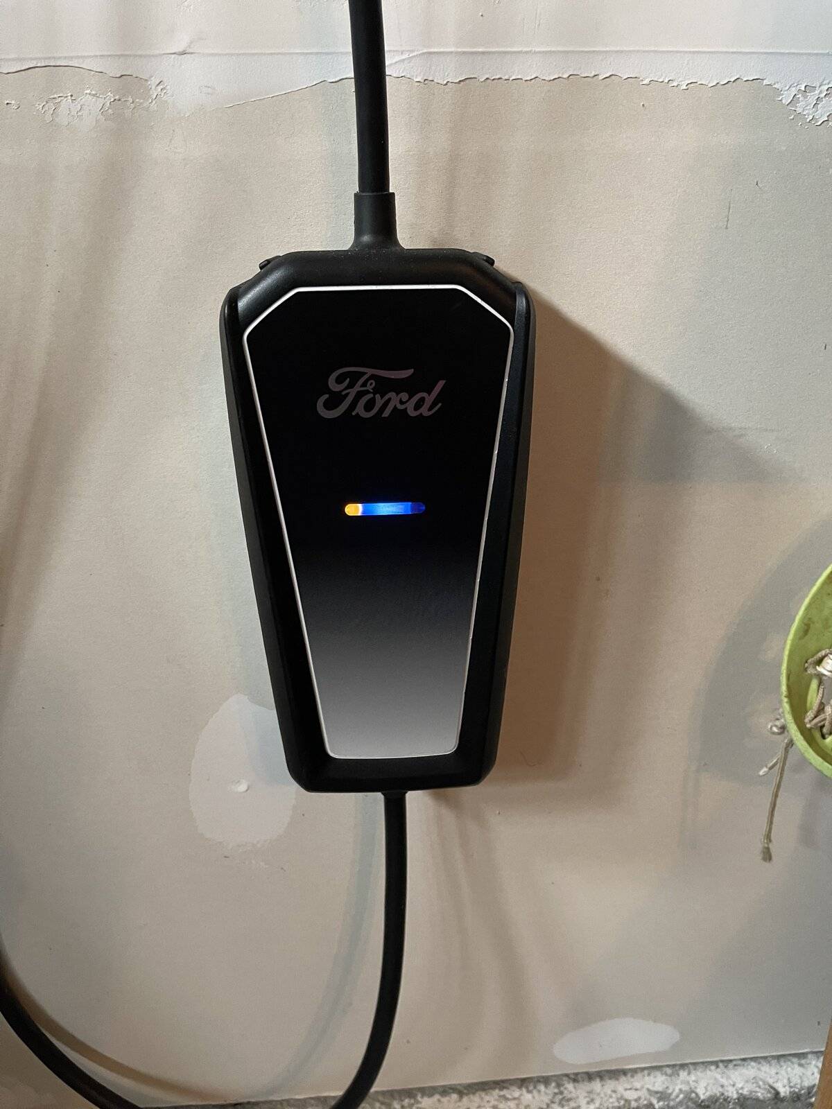 Ford Mustang Mach-E Mobile Charger - Amber-Blue-Red Always On D79002DA-F01D-4502-9D2F-12CCAE2D42E1