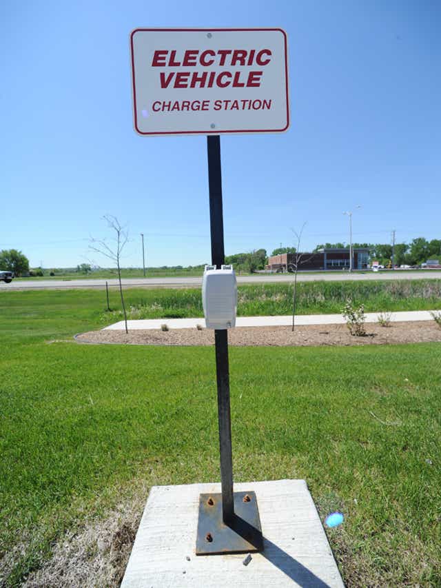 Ford Mustang Mach-E The Future of EV Charging fon053014chargingstation