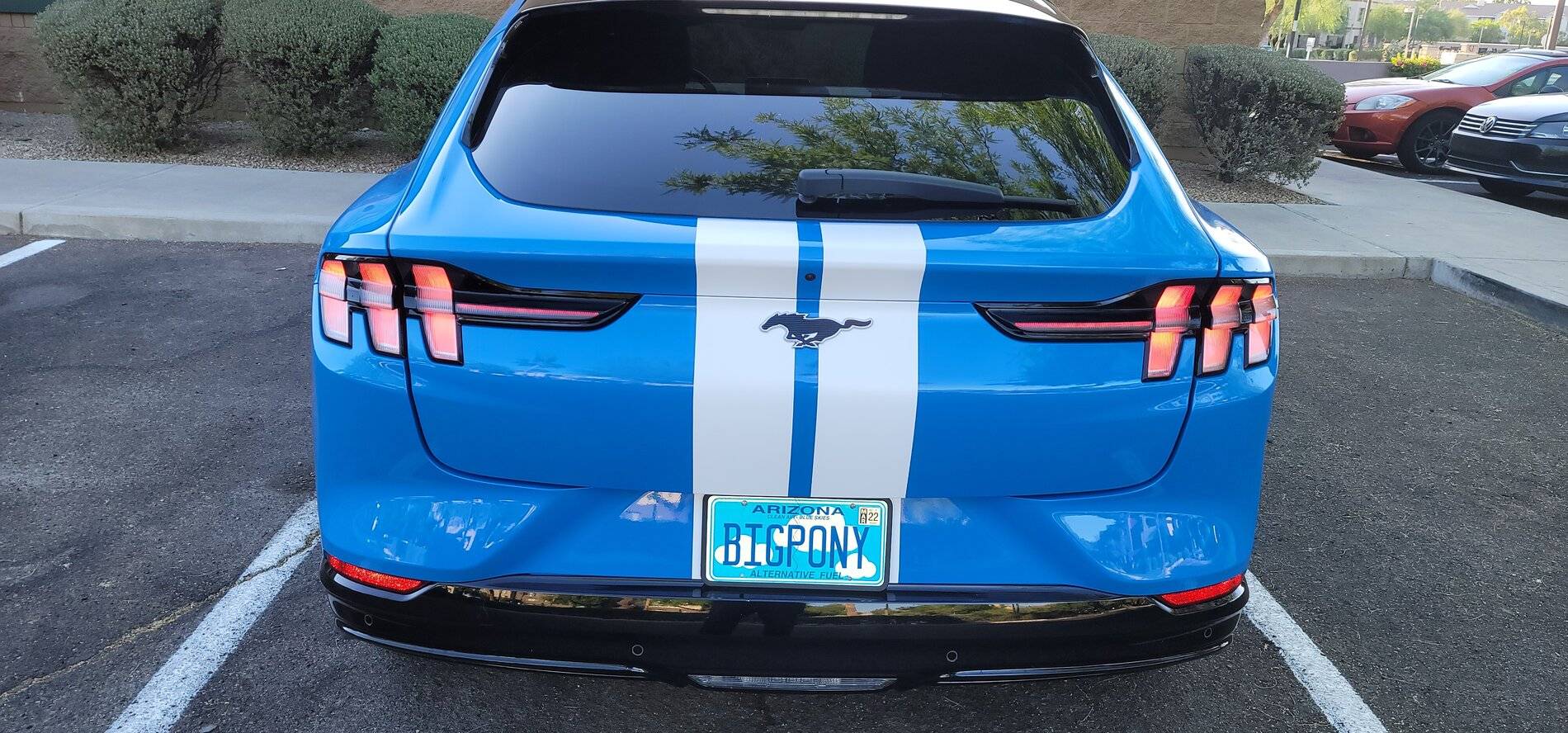 Ford Mustang Mach-E Grabber Blue in Stripes 20210513_063456