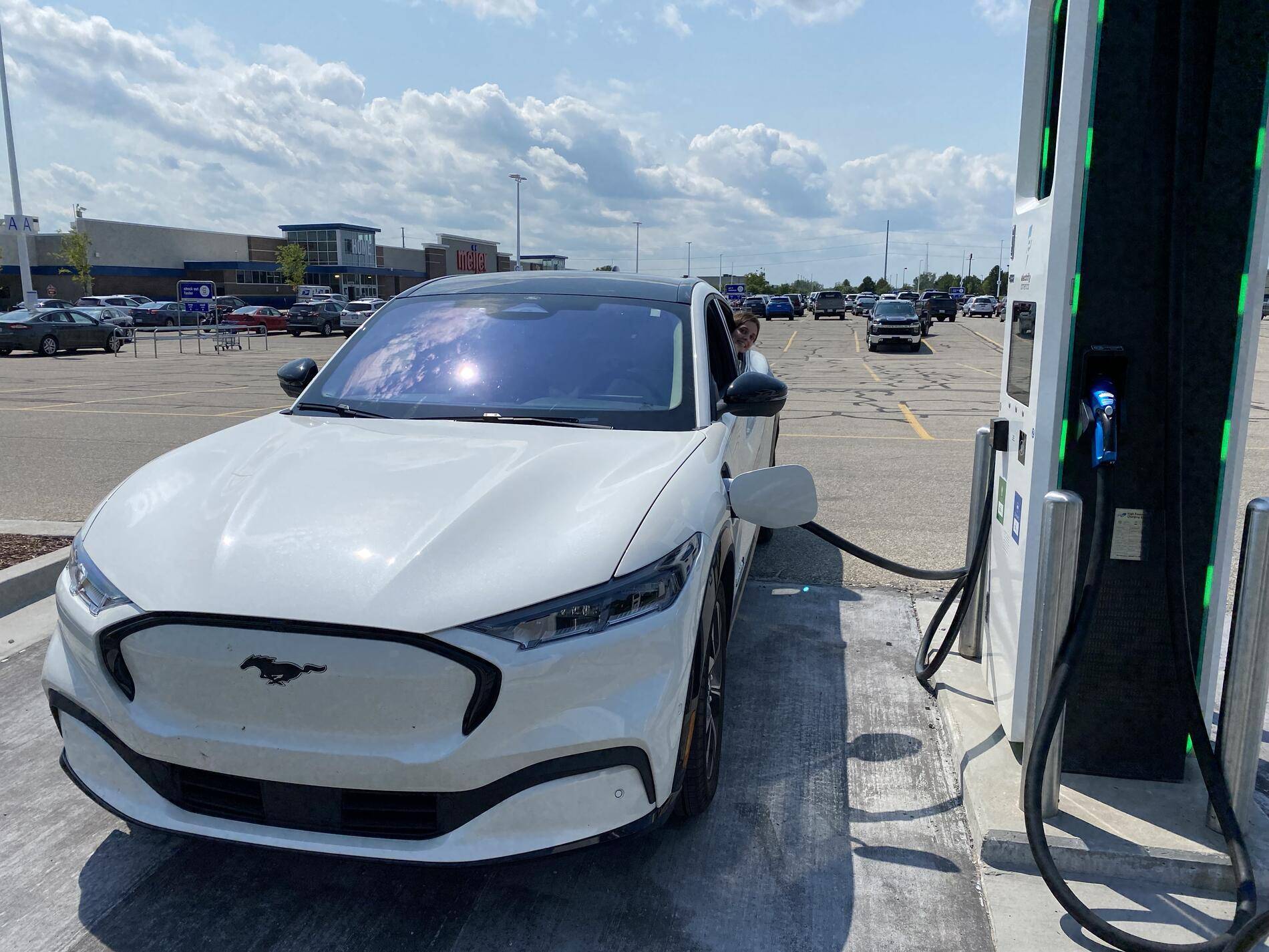Ford Mustang Mach-E First Electrify America DCFast Charging Experience in a Mach-E tempImageutMcPR