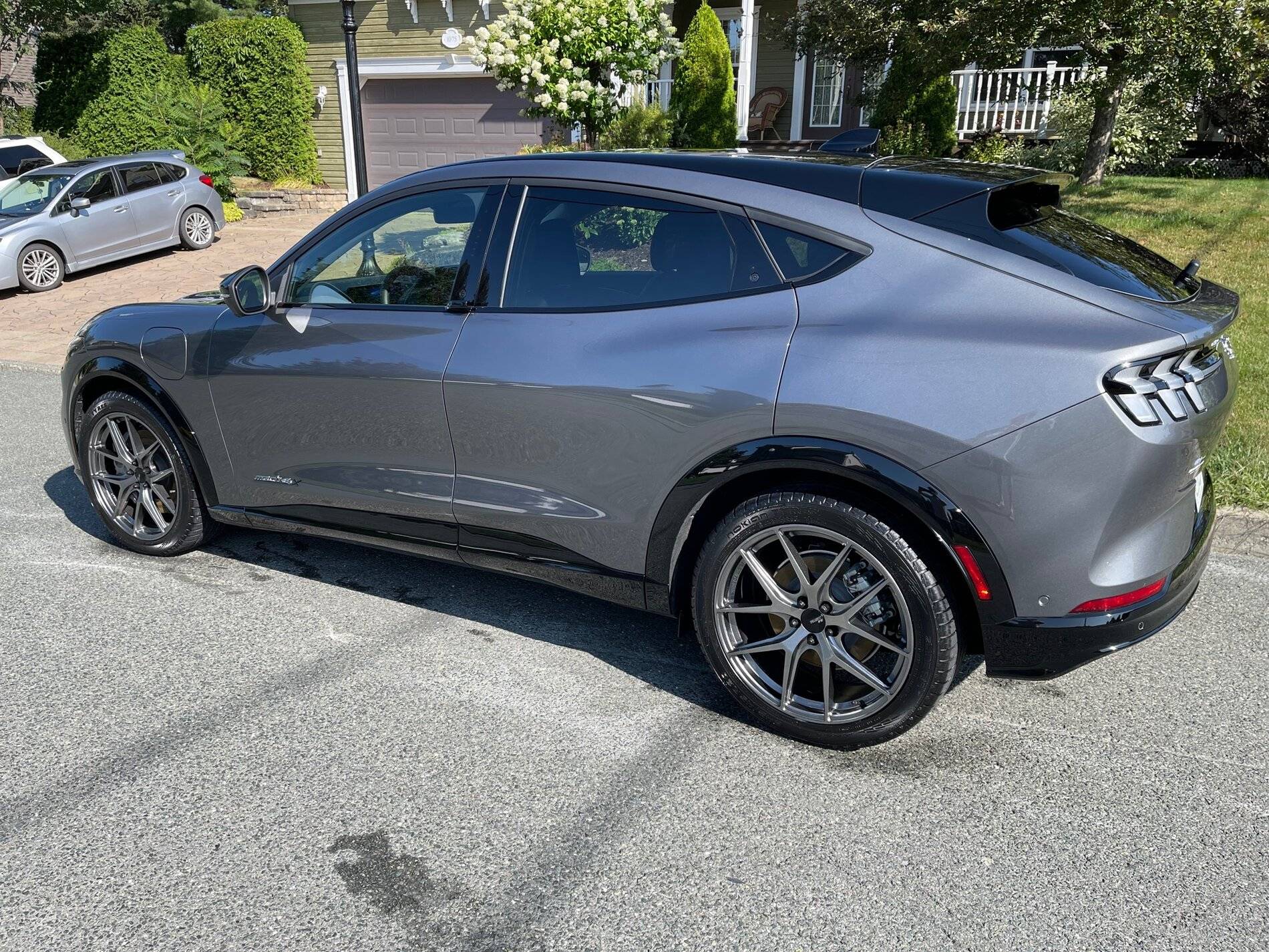 Ford Mustang Mach-E New shoes! 245-45R20 Nokian Z-Line A/S tires + 20" Fast wheels IMG_4615