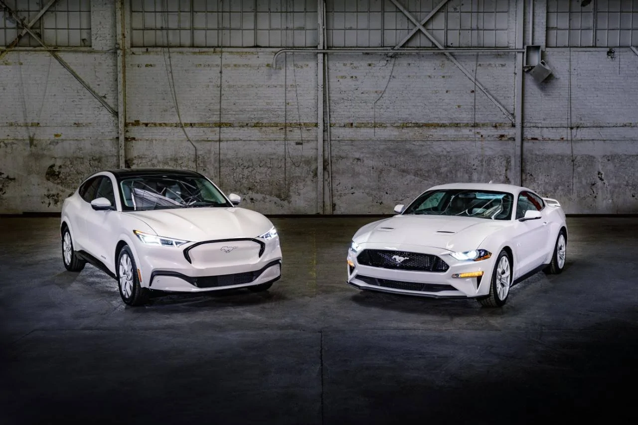 Ford Mustang Mach-E 2022 Mach-E "Ice White Edition" appearance package coming Fall 2021 2022-mustang-family-Ice White-Appearance-Package_01