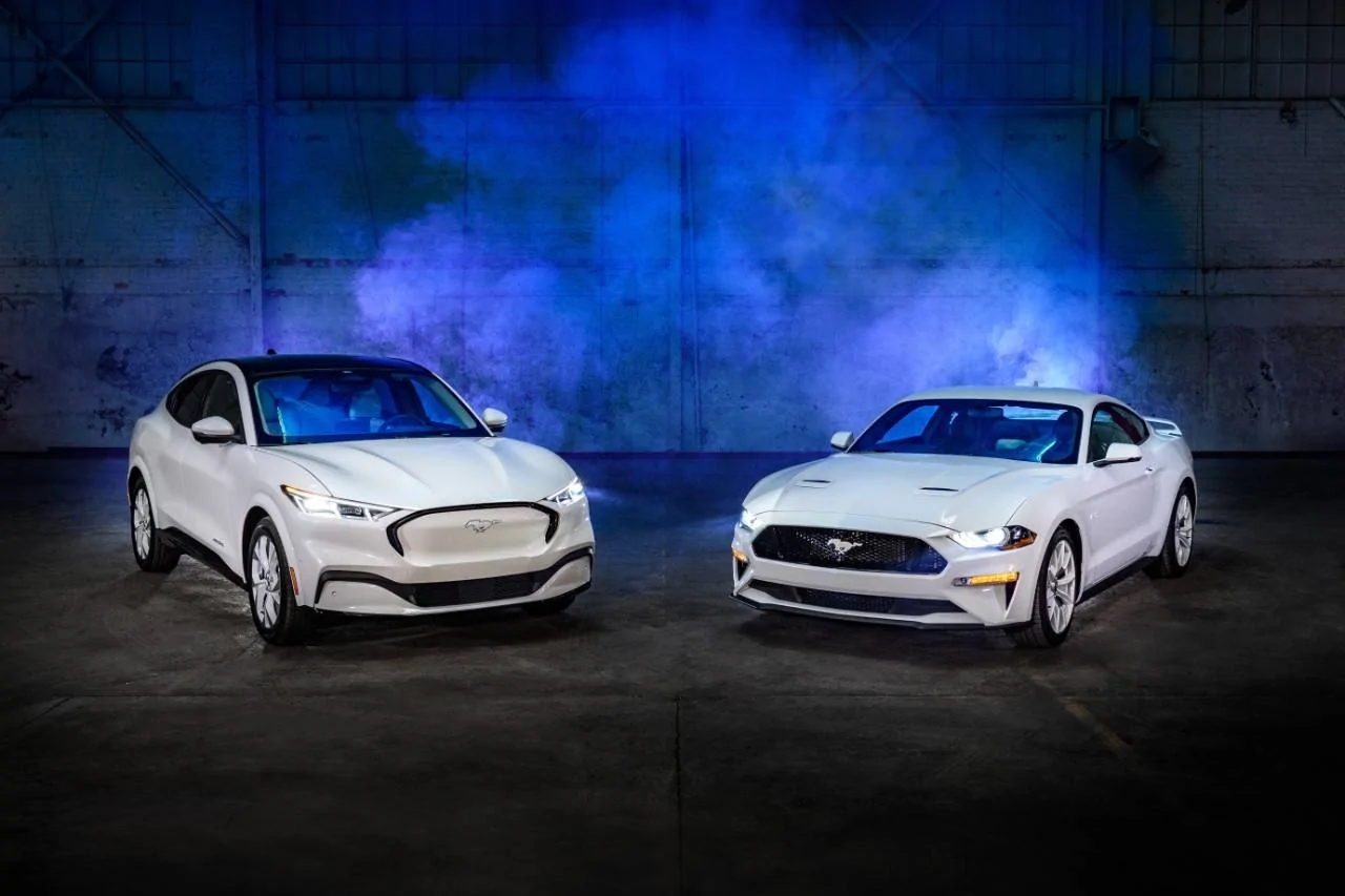 Ford Mustang Mach-E 2022 Mach-E "Ice White Edition" appearance package coming Fall 2021 2022_mustang-family-Ice-White-Appearance-Package_02