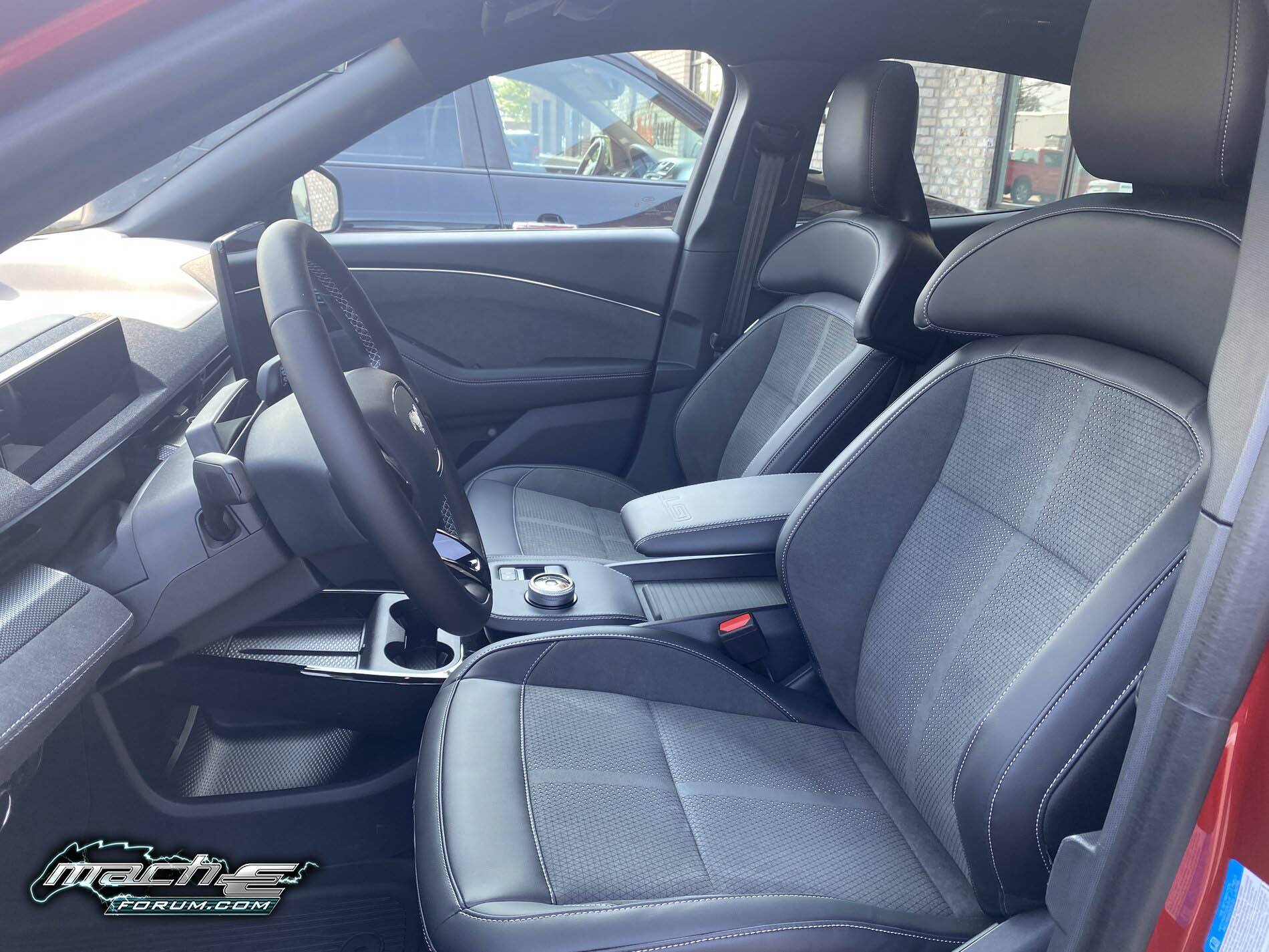 2022-mach-e-gt-interior-seats-11-jpg.jpg