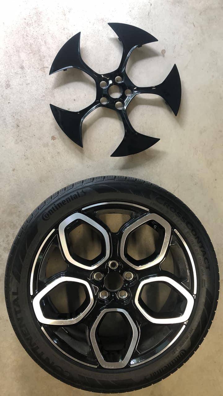 Ford Mustang Mach-E GT wheel covers - how to remove? 93AA74FA-F45B-43CB-AD78-6ED5BD45638B