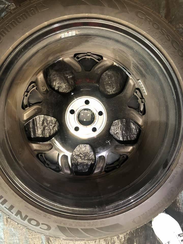 Ford Mustang Mach-E GT wheel covers - how to remove? 9887A989-163A-4F07-89CE-D196463653FF