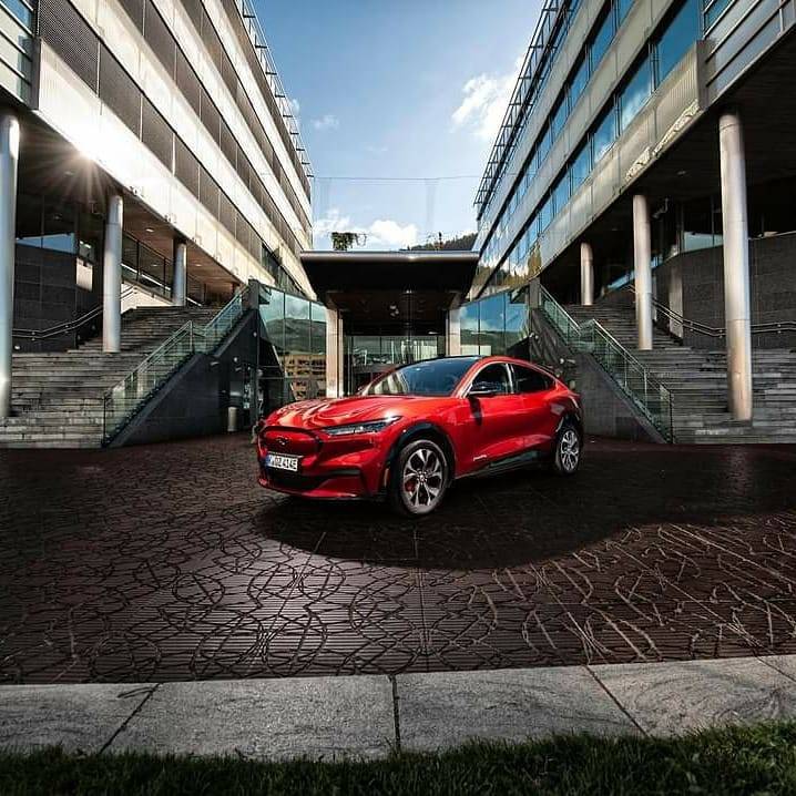 Ford Mustang Mach-E RAPID RED METALLIC Mach-E Photos MachE_Red_norge3