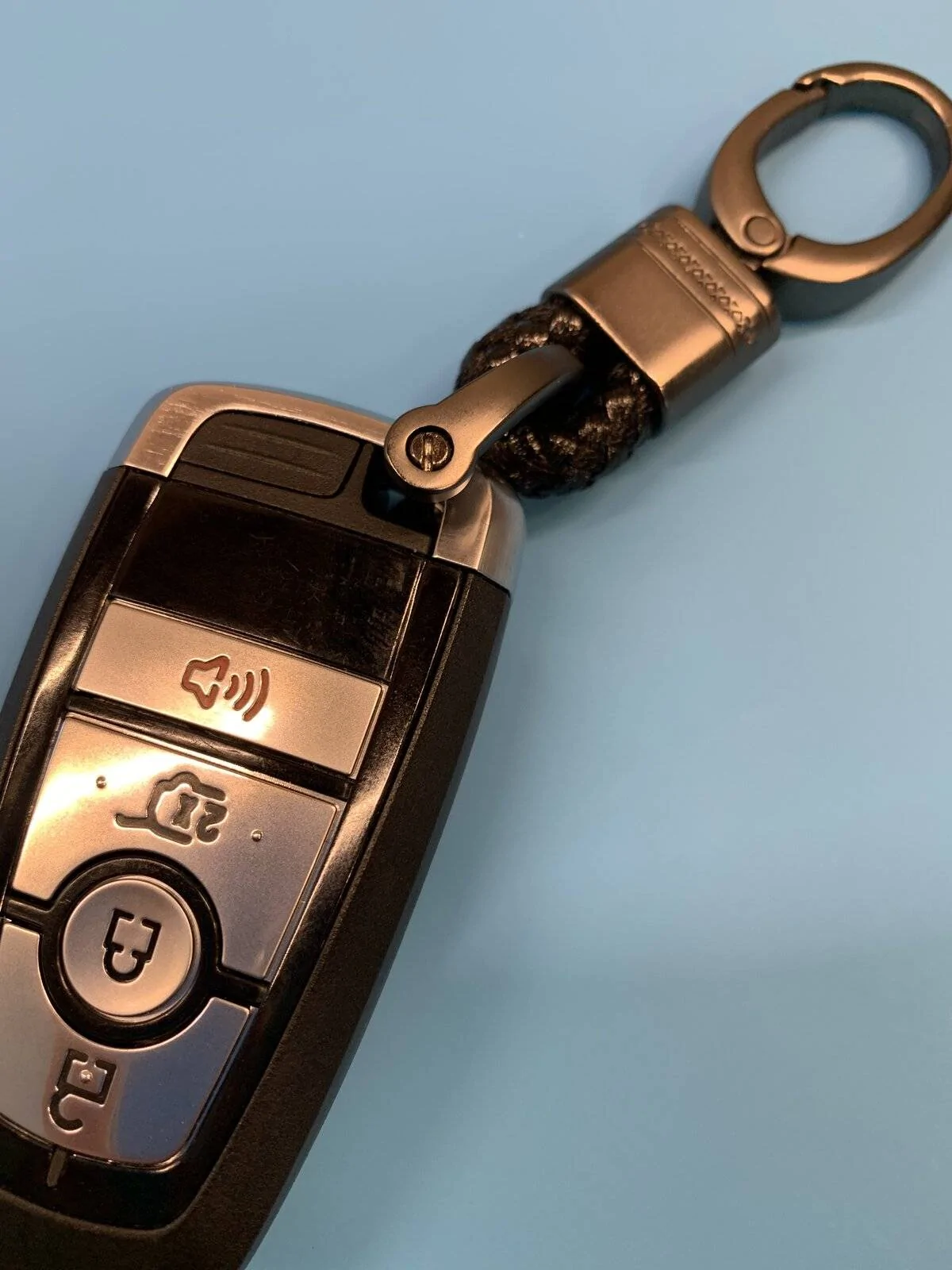 Ford Mustang Mach-E key fob battery replacement - video 09C77005-6603-43C8-884E-4FFC05EF111F