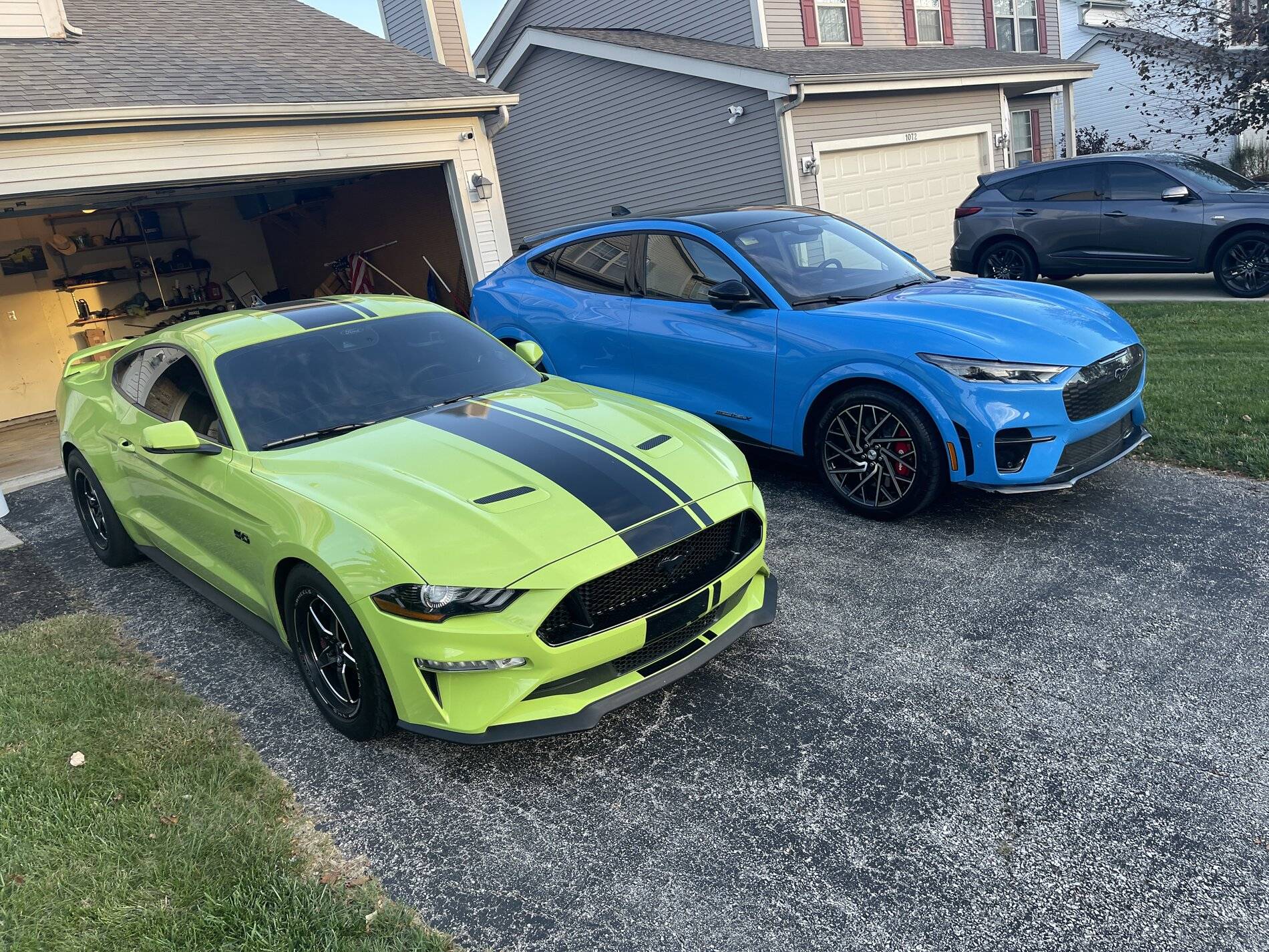 Ford Mustang Mach-E GRABBER BLUE Mach-E Photos 883CE91A-7C12-4C22-82B6-D1722EB19A07