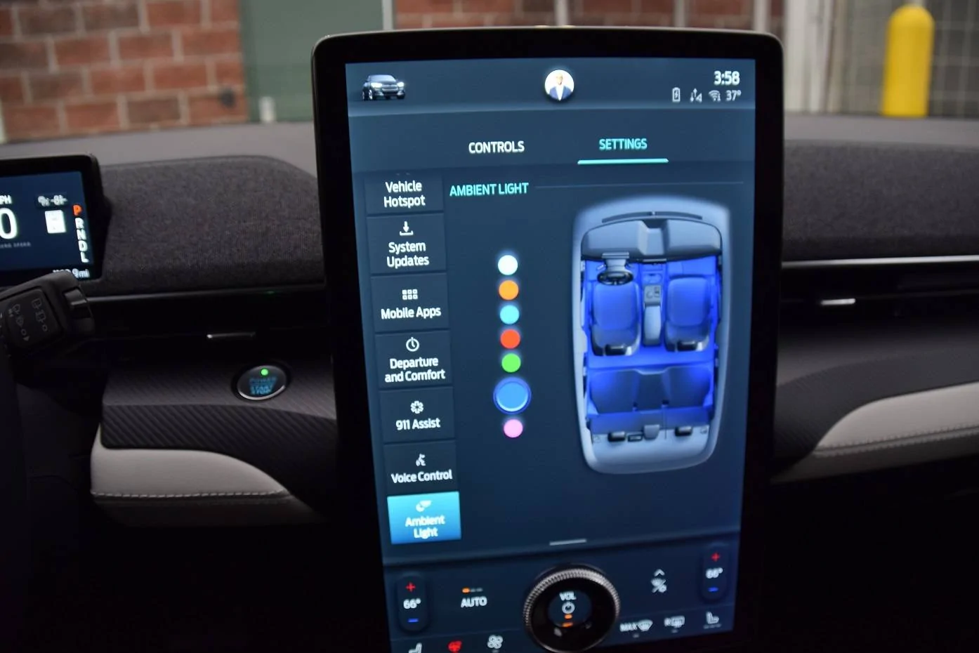 Ford Mustang Mach-E Mach-E wins 2021 Wards 10 Best UX 2021%20Ford%20Mustang%20Mach-E%20ambient%20light_0