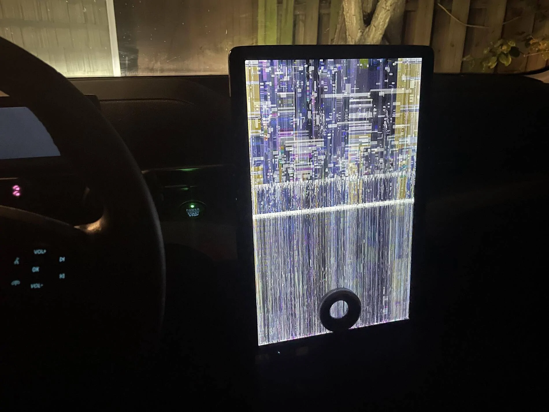 Ford Mustang Mach-E SYNC Display Bugs. 1635822625544