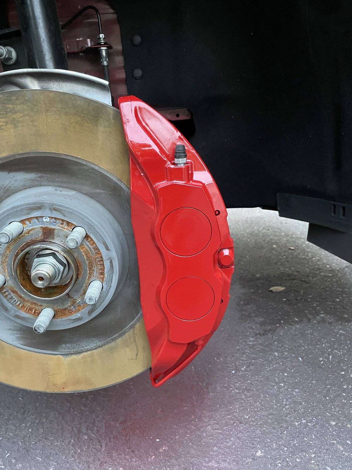 Ford Mustang Mach-E Brake caliper colors 08858419-705F-45F9-AEC3-00C3A73C3AFE