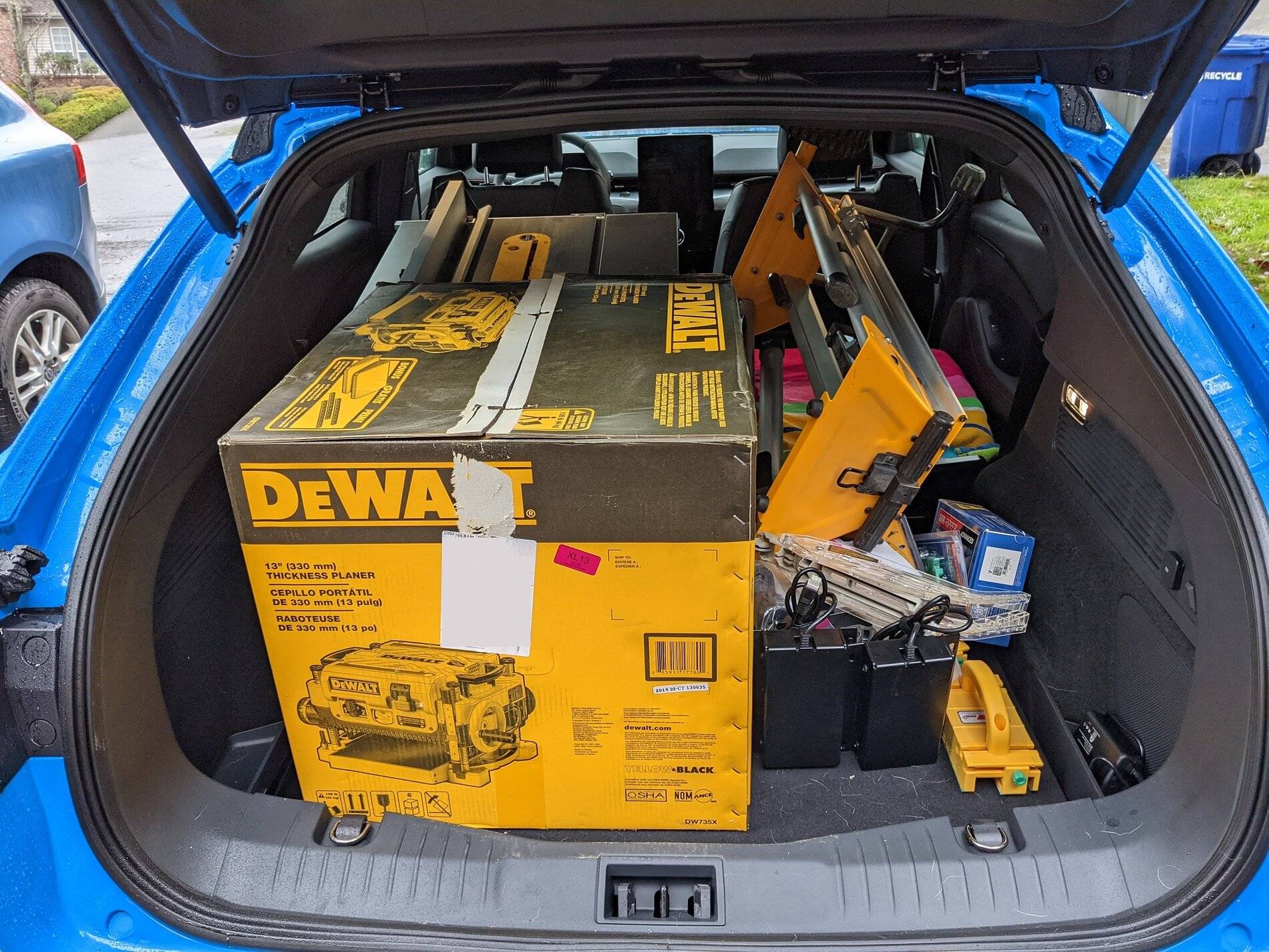 Ford Mustang Mach-E Mach E fits all the tools. What have you hauled / carried / fit in your cargo space? ❓❓ PXL_20211126_224447946