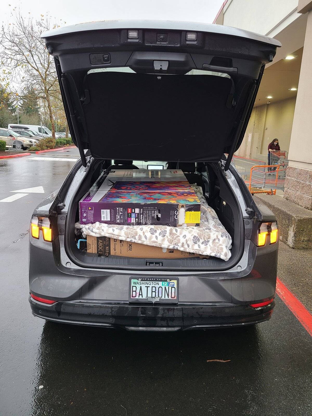 Ford Mustang Mach-E Mach E fits all the tools. What have you hauled / carried / fit in your cargo space? ❓❓ 20211127_122617