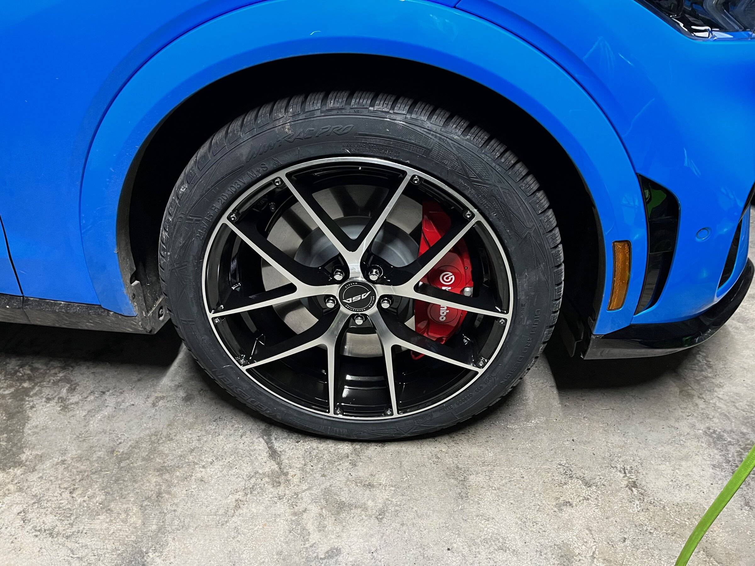 Ford Mustang Mach-E GT Performance Edition winter tires IMG_4033