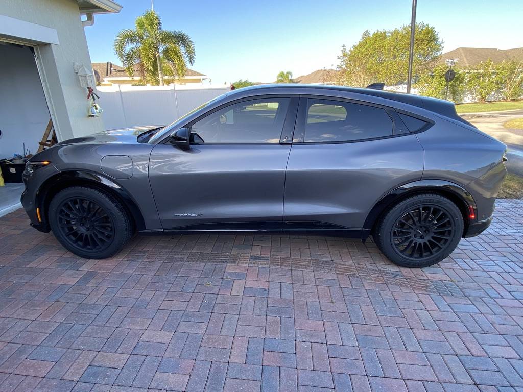 Ford Mustang Mach-E Wider tires 1639678948638