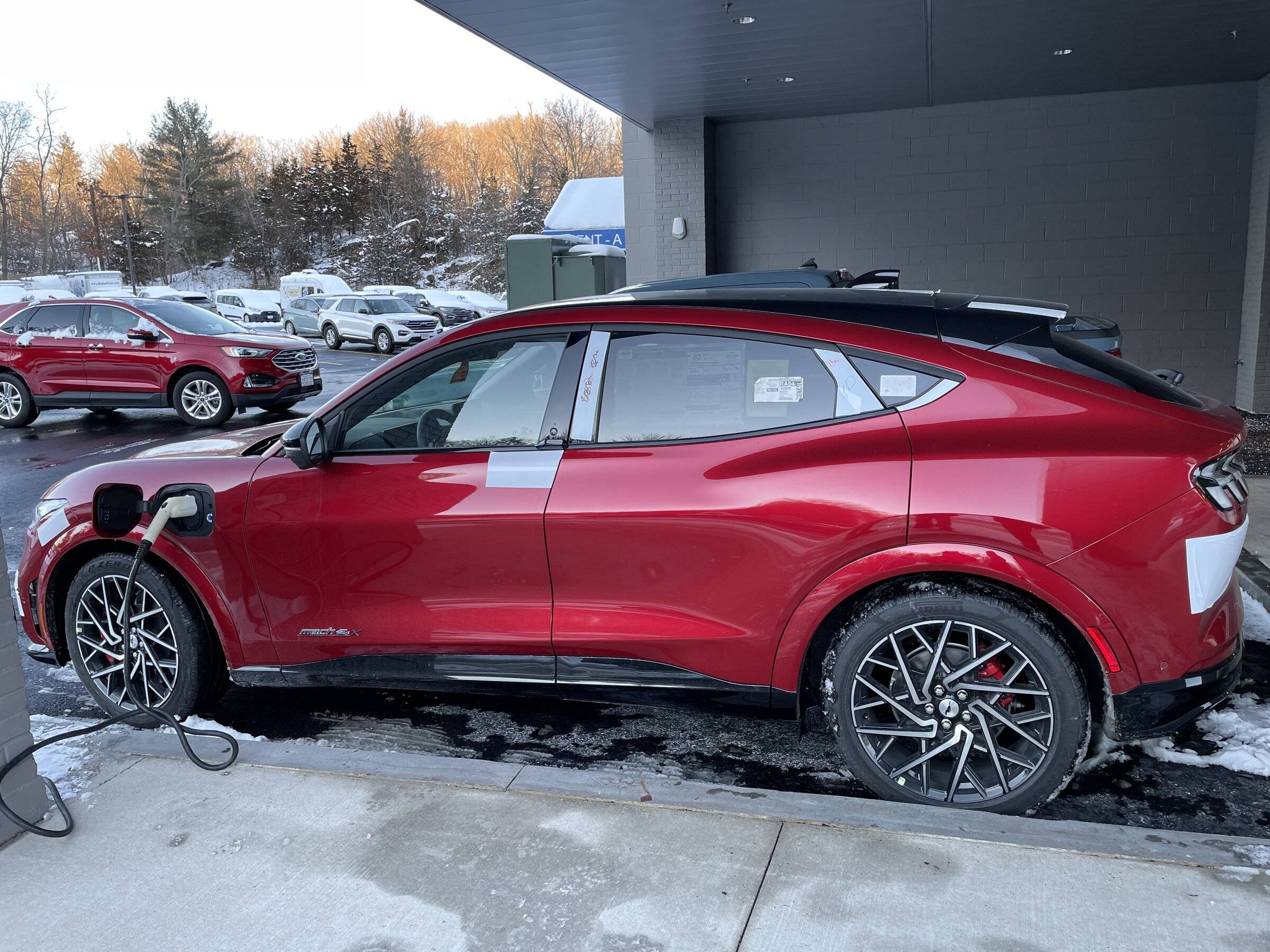Ford Mustang Mach-E 10/11 build week gang C5E5959C-A862-4D0D-B39F-281A78036117