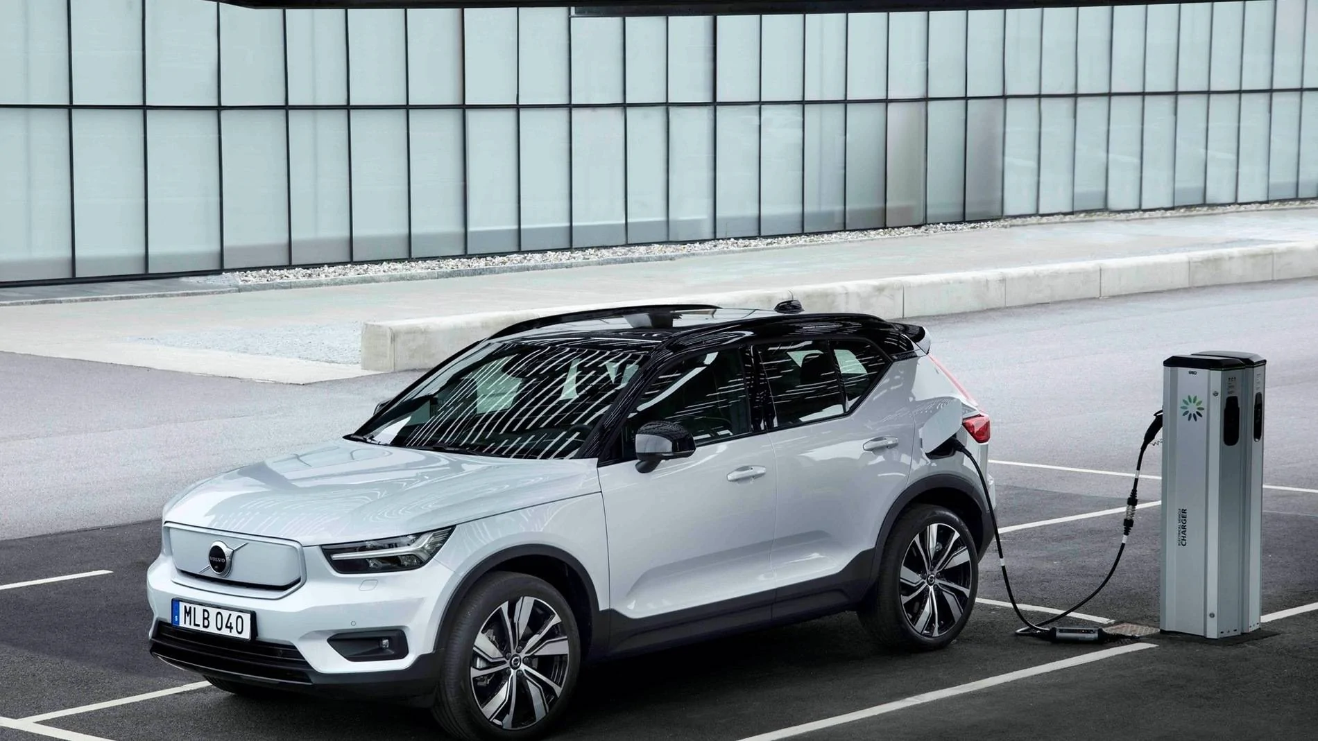 Ford Mustang Mach-E 2021 Volvo XC40 Recharge EV First Drive Review: Pure Electric P8wer 2021-volvo-xc40-recharge_100763387