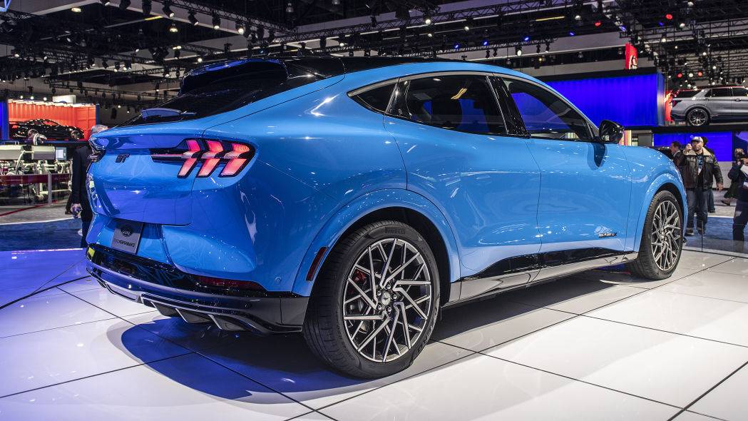 Ford Mustang Mach-E Autblog Mach-e Overview 2021-ford-mustang-mach-e-la-03