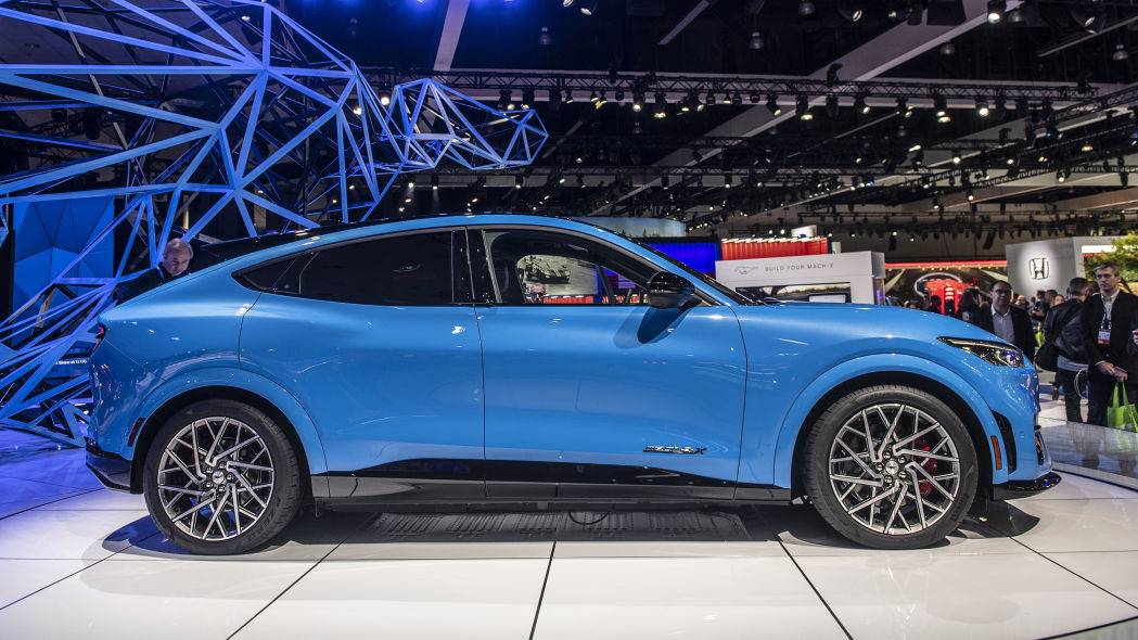 Ford Mustang Mach-E Autblog Mach-e Overview 2021-ford-mustang-mach-e-la-04